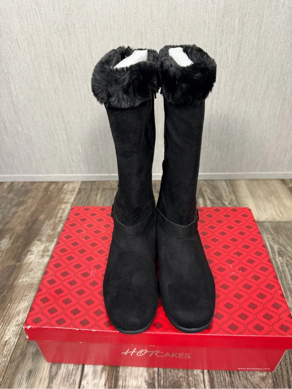 Girl’s Hot Cakes Black Faux Fur-Trim Mid-Calf Buckle Boot Size 2.5